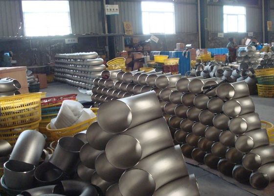 Carbon Steel / Stainless Steel Butt Weld Fittings Steel Pipe Tee with ISO9001 Approvals