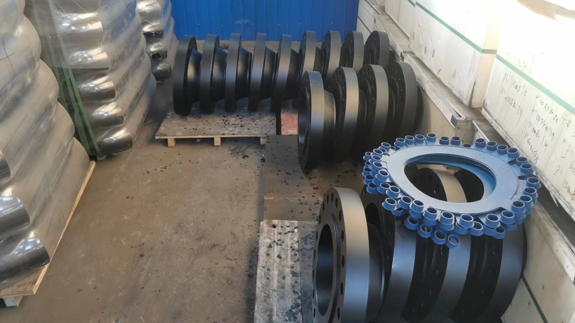 TOBO ASME B16.47 Series B Weld Neck Flange RF A105 300LB 600LB 28